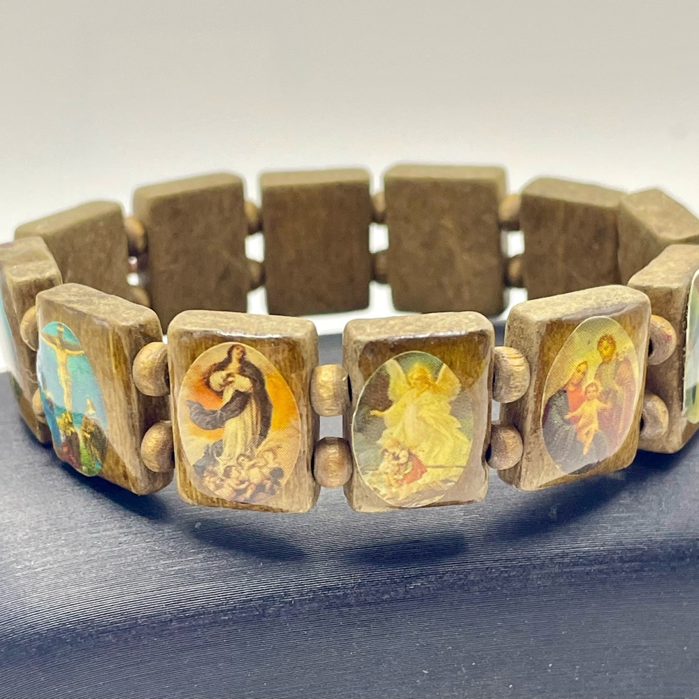 Wooden Religious Elastic Bracelet with Catholic Saints, Mother Mary, and Jesus.
